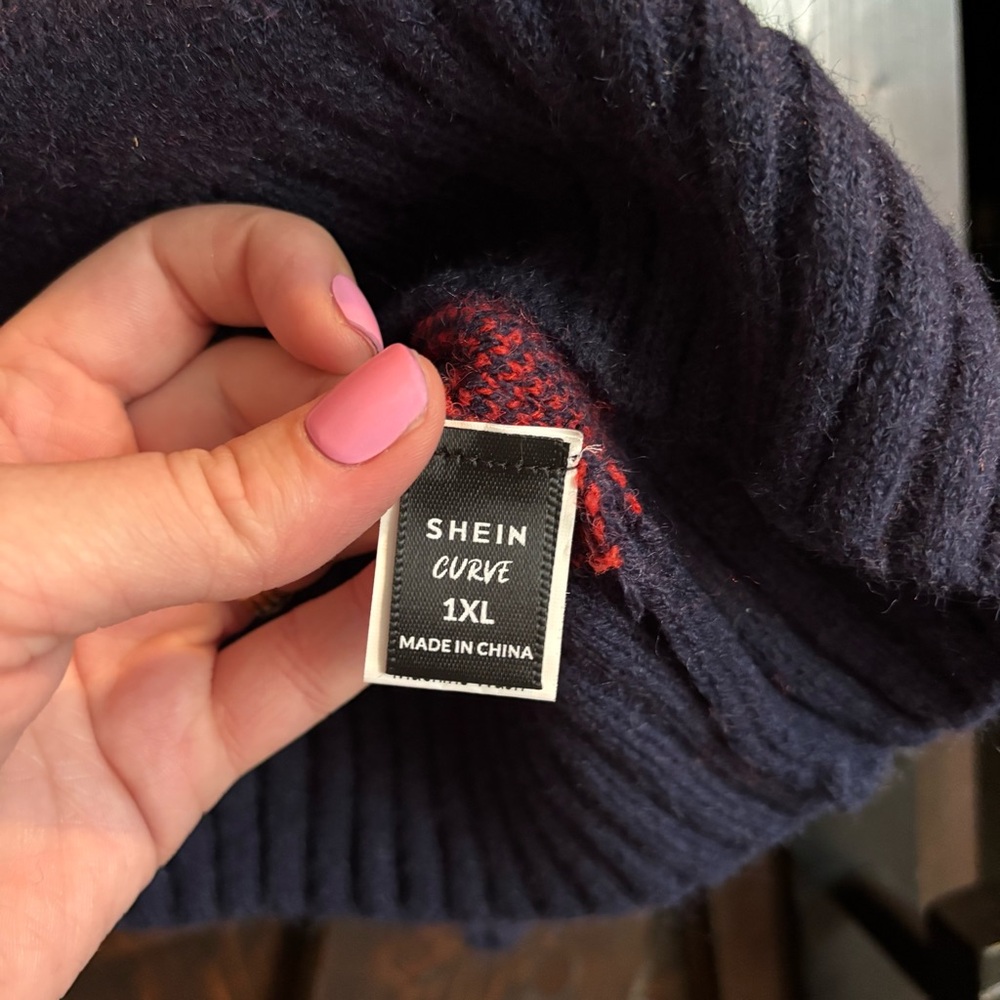 ❗️FINAL❗️SHEIN Navy Sweater with Red Bow Accent 1X - Picture 4 of 6